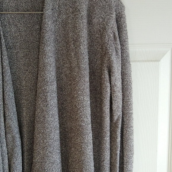 Barefoot dreams waterfall cardigan sweater size medium. - Picture 5 of 11